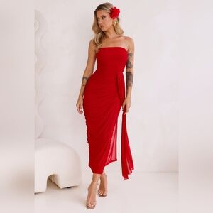 Hourglass Silhouette Strapless Mesh Midi Dress Wine